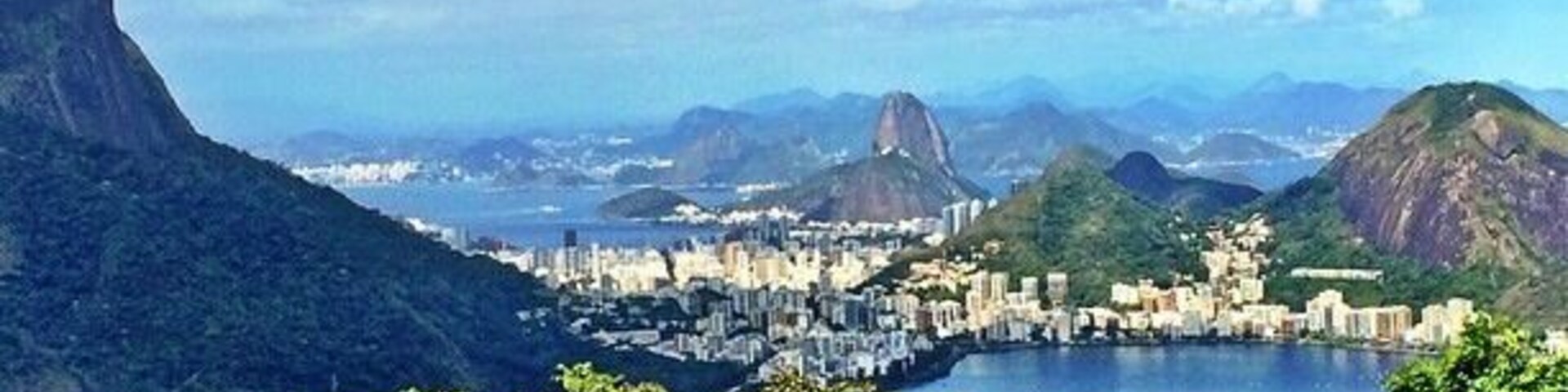 Here you can see at the same time the statue of the Christ, the Redemeer and Sugar Loaf mountain.