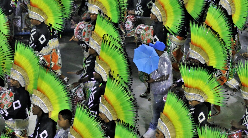 Wouldn't you like to be the one that stands out from the crowd ?