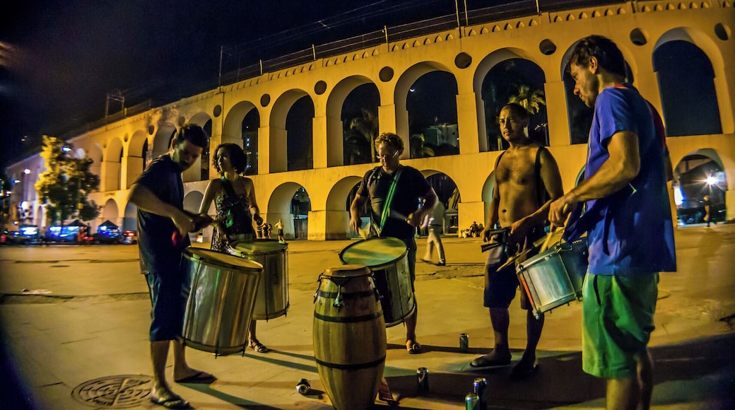 These guys were just practicing on a weeknight....apparently a bunch of samba musicians (and crowds) come on weekend nights