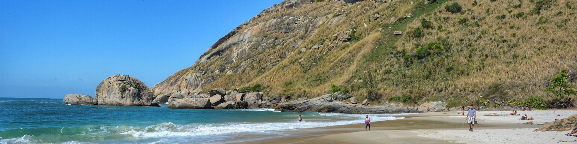 This beach is part of the circuit of wild beaches of Rio de Janeiro. One can only arrive at this beach through trails or through the sea.