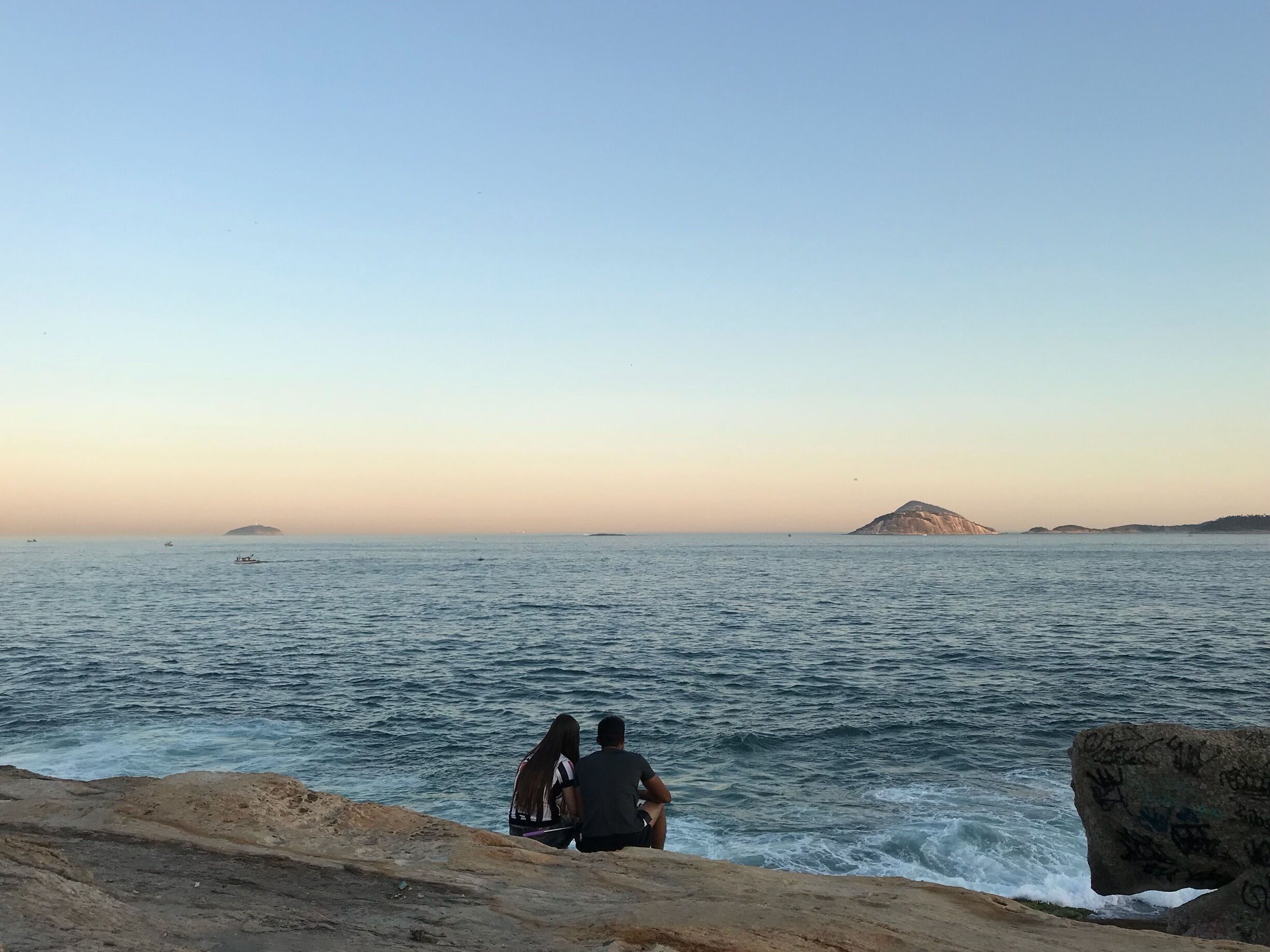 Most romantic place in Rio to watch sunset, rock connecting Ipanema and Copacabana!!