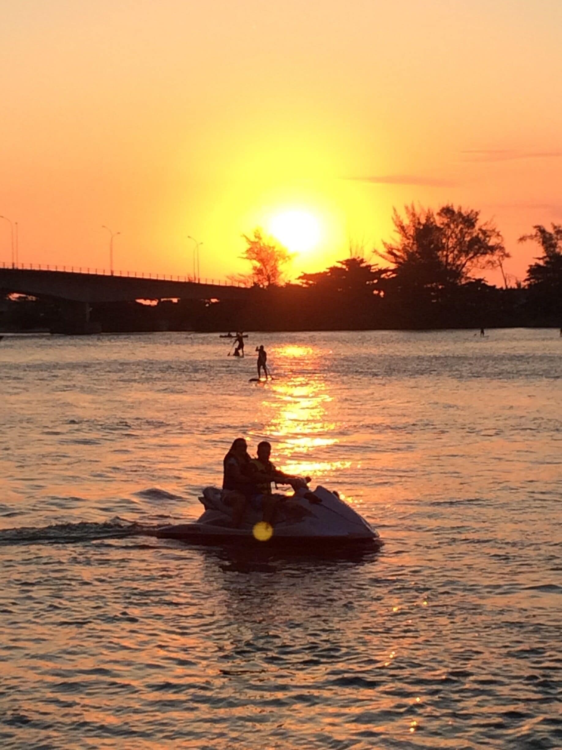 Por do sol em Guaratiba... Uma visão! 
GoldenHour 