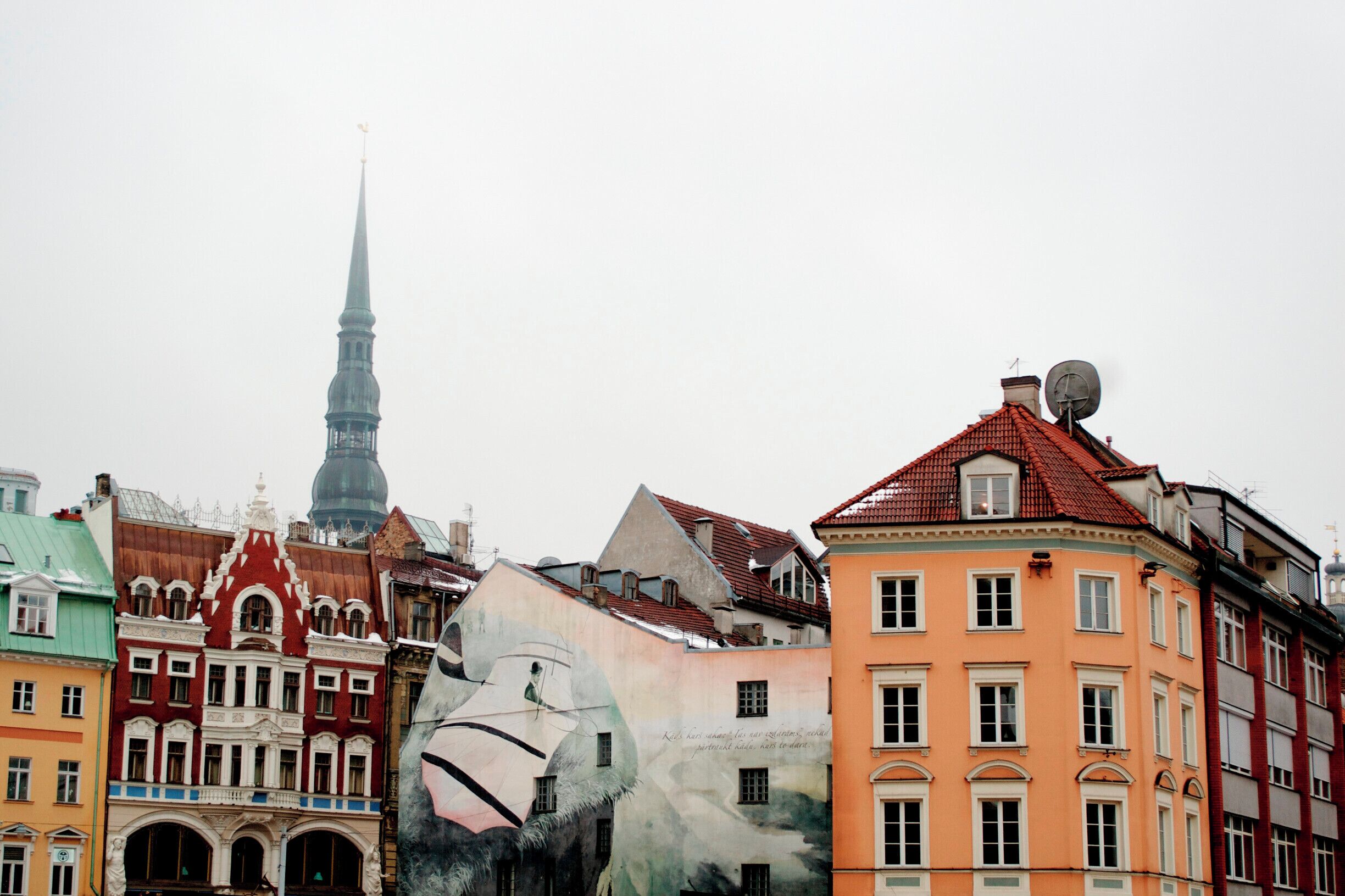 Riga's old town is perhaps not really a hidden gem, but it's very nice to walk around in none the less (so much artdeco!)