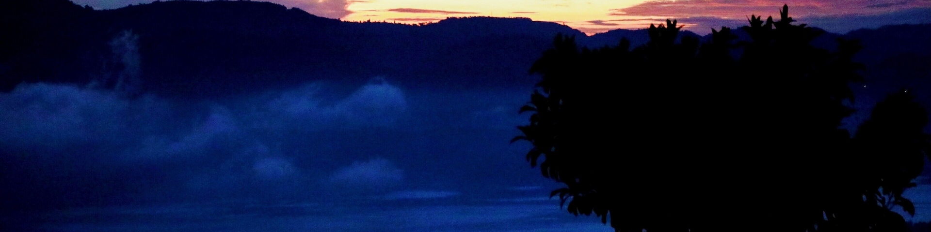 Sunset in Rwanda. This was taken from my room at the Virunga Lodge. @volcanoes.safaris I will admit to it being an expensive place to stay but my goodness if you are in Rwanda and want an experience you will never forget Gorilla trekking while staying here is an amazing combination. I likely will never be able to go back but will dream about it forever. Blogged about my experience at circlingthebucketlist.com .