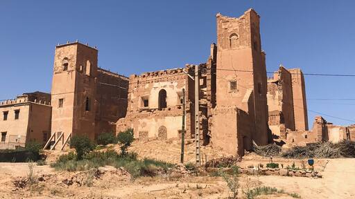 An old temple next to the Escale Rando hotel In Taliouine. #escalerando #Taliouine #kasba #morocco #travel #moroccan #travelmorocco #africa #northafrica #desertlandscape #earthbound #temple #flashpackingbarbie