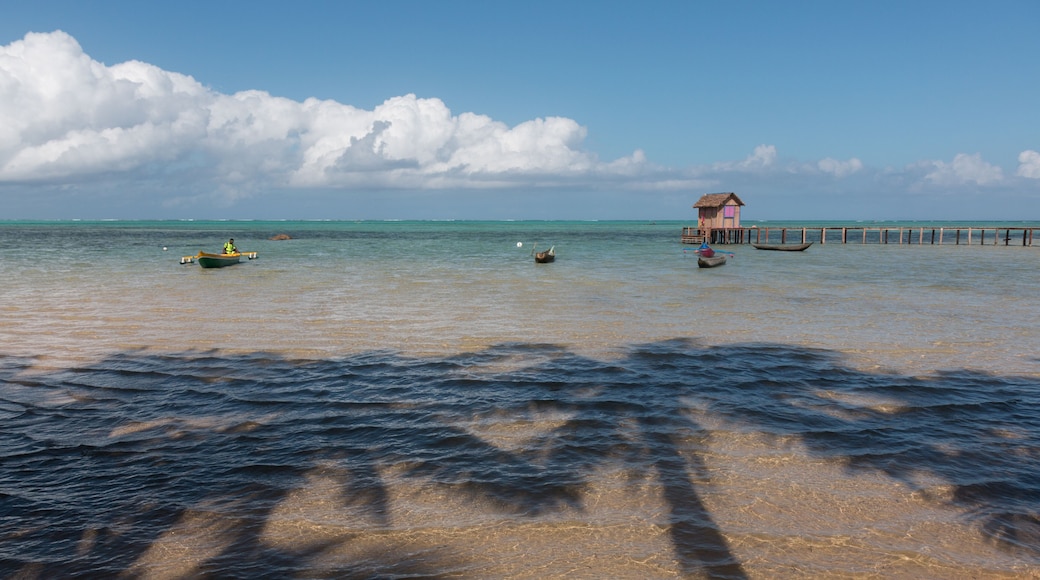 Reflets sur la plage à l'Ile aux Nattes