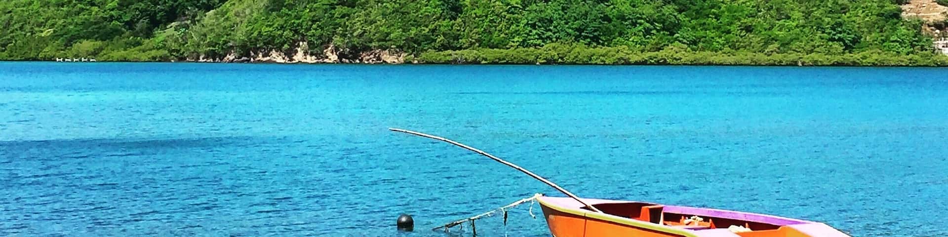 I discovered this quiet little bay on my way to the beach this morning. No one I've asked knows its name but I've got 3 weeks to find out!