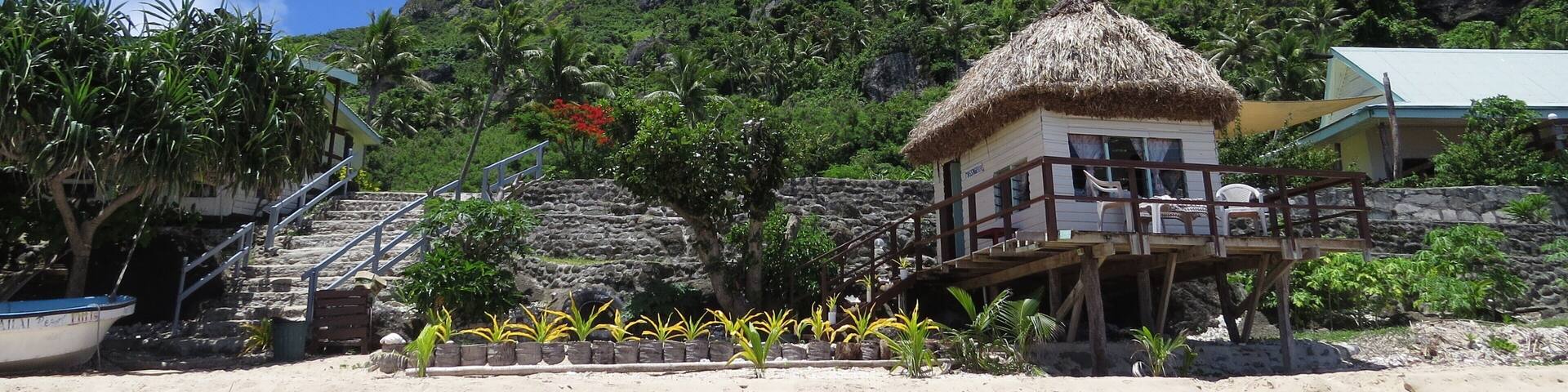 If you visit Fiji take a trip to this beautiful island and stay on the beach #lifeatexpedia