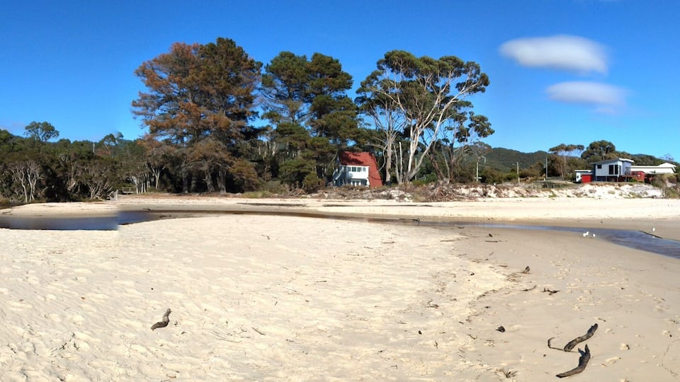 SISTERS BEACH, tasmania, australia
