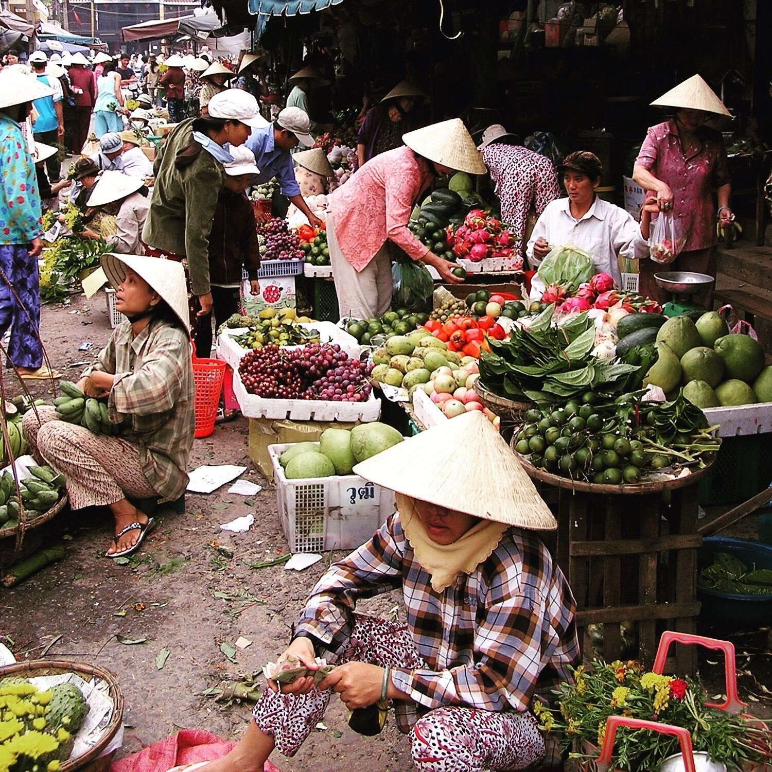 Street market in Sapa, Vietnam😉