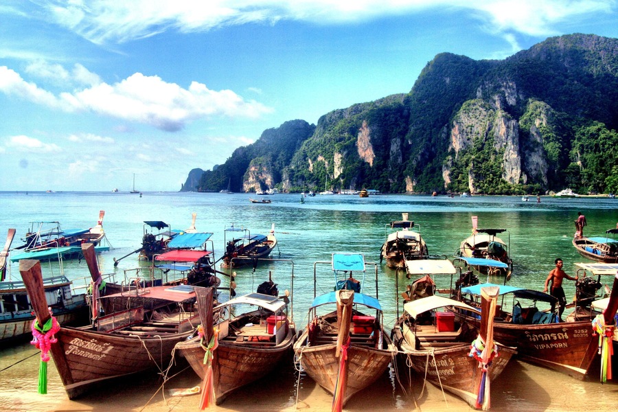 Koh Phi Phi Island, Thailand
#kohphiphi #thailand #southeastasia
#beach