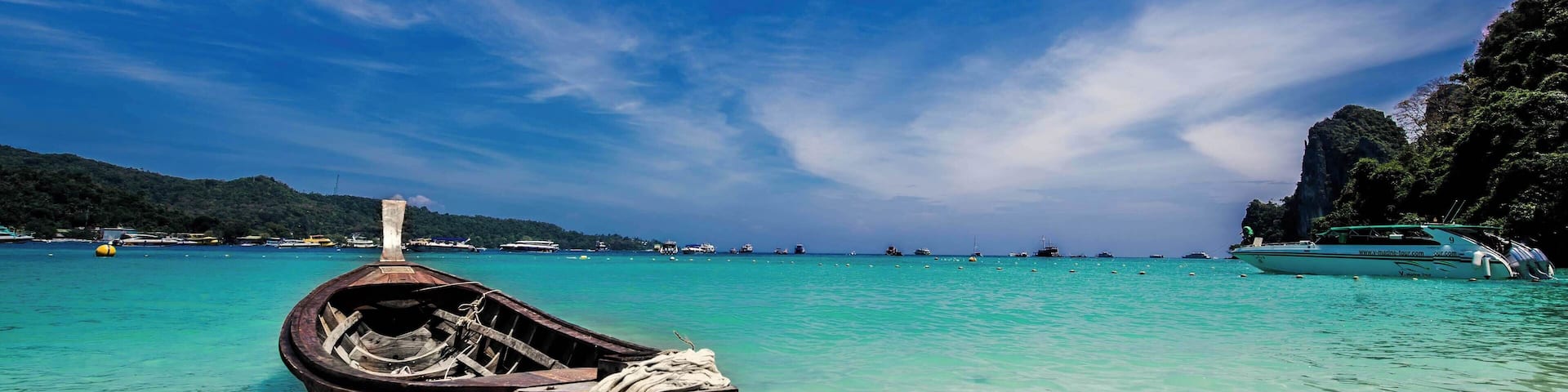 "Sky above , sand below , peace within!"
#history
#krabi
#thailand
#globetrottingscientists
Instagram: @two_coddiwompling_hodophiles