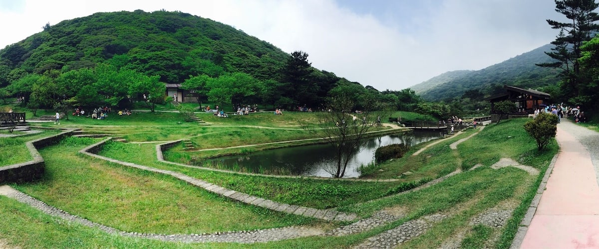 Erziping is a great place for a walk in the woods and also having picnic at the end of walk surrounded by mountains. Very pleasant place to visit at Yanminshan national park.