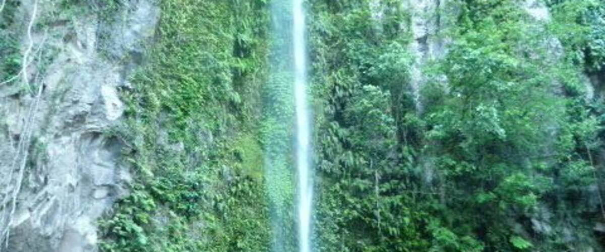 A nice place for a picnic lunch. You can go in the water if you wish, but it's not exactly warm.