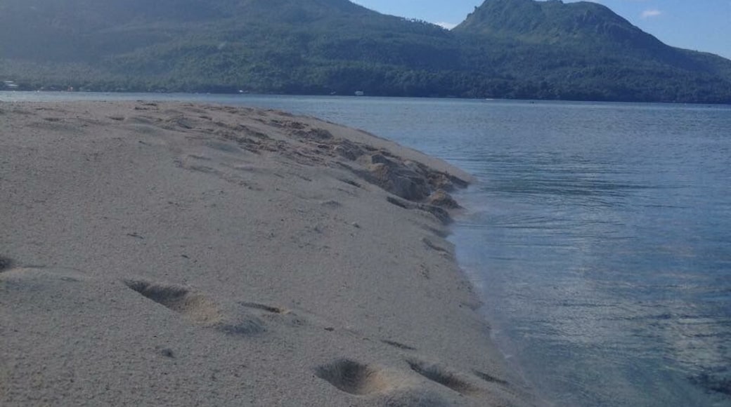 one of the most visited place the vanishing white island. it will only appears during low tide so traveller may able to hop off and enjoy the place. #blue travel photo contest