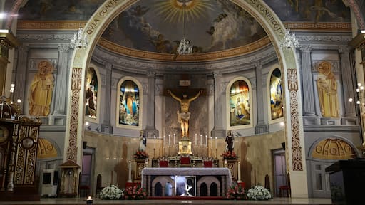 Hochaltar in der St. Ferdinand Kathedrale, Lucena City, Provinz Quezon, Philippinen