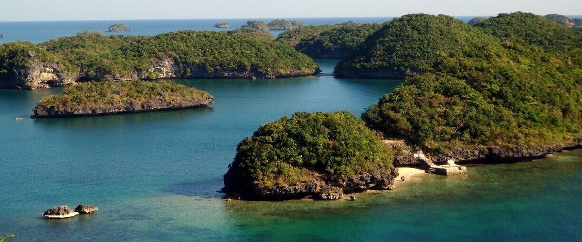 Magnificent scenery, pristine waters and plenty of sunshine make this a perfect trip. Hire a boat and spend the day exploring the islands with your boatman.