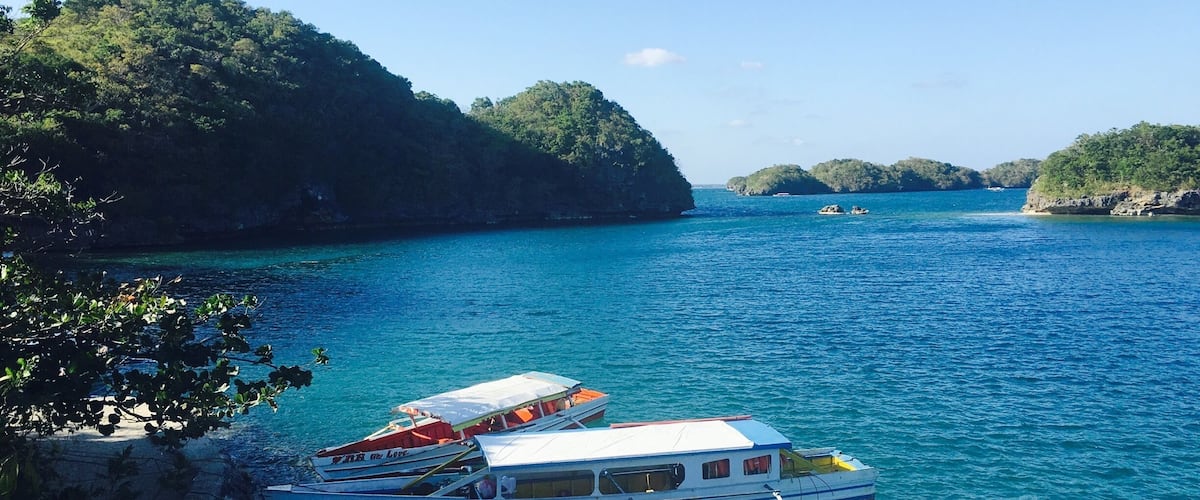 The Hundred Islands National Park in the Philippines, a protected area located in the city of Alaminos, in the province of Pangasinan. A total of 124 Islands during low tide and 123 on high tide...
#blue