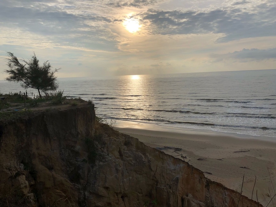 Sunset at Tusan Beach, Miri.