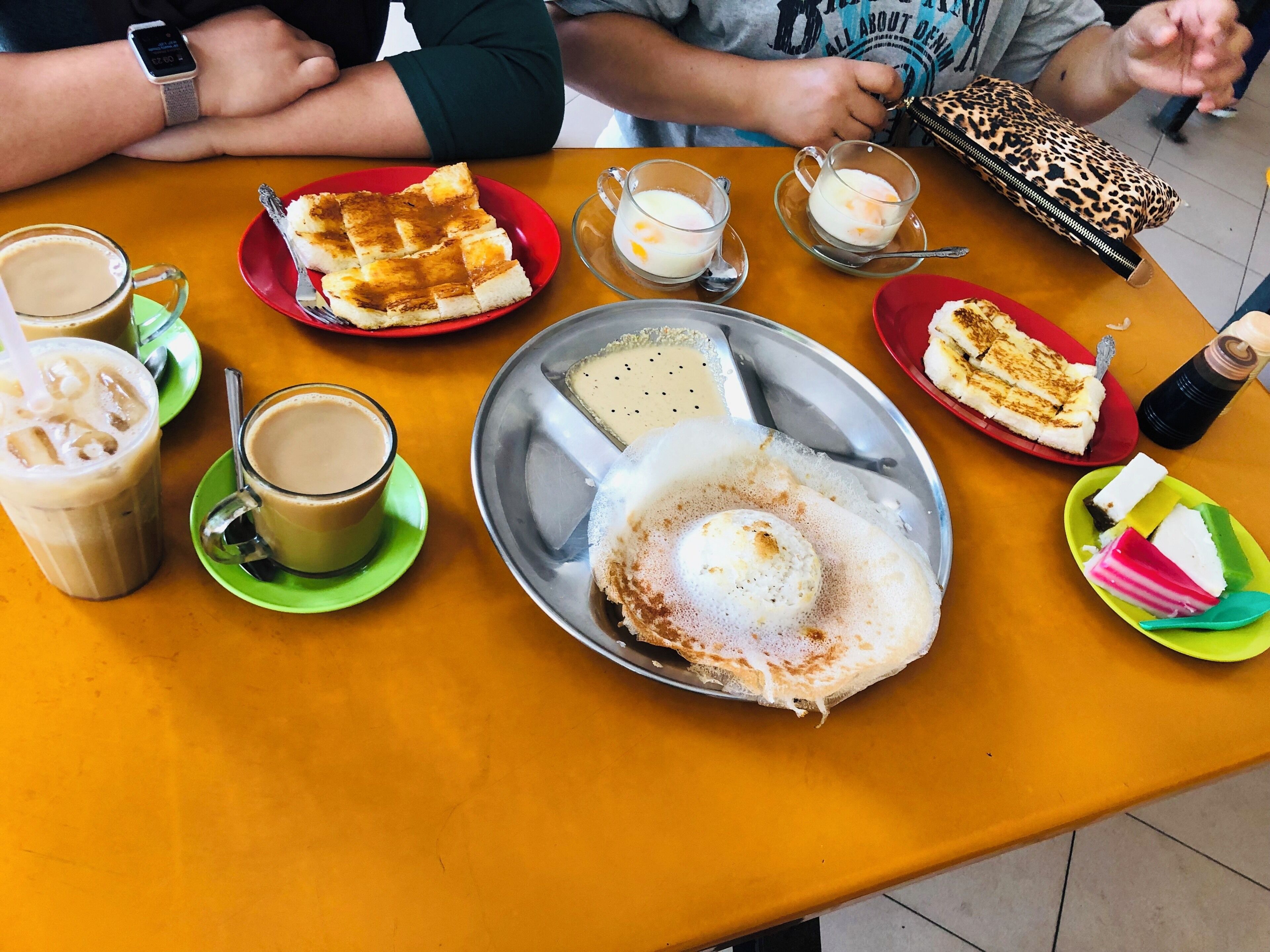 I’m telling you, this place serve awesome breakfast. Indian, chinese, malay breakfast. Just. Awesome.