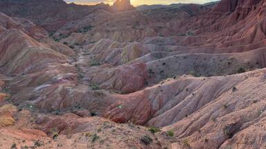 Well worth getting up early for. Love the diversity in n landscapes. Join us when we come back here: discoverthetopfloor.com