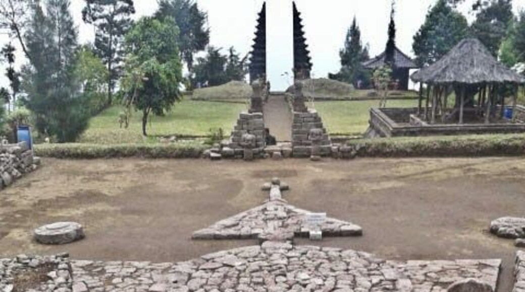 Ceto temple. It looks like Maccu Pichu's Pyramid. October 2012.