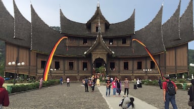 PDIKM Padang Panjang.
https://id.wikipedia.org/wiki/Pusat_Dokumentasi_dan_Informasi_Kebudayaan_Minangkabau
West Sumatra, Indonesia