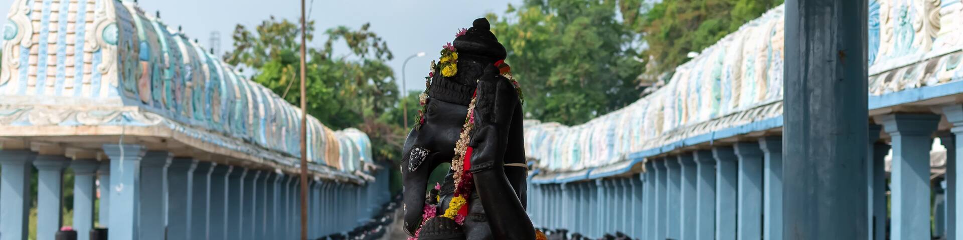 1008 Shiva Temple Salem, Tamil Nadu, India. Hindu temple complex dedicated to Shiva, with 1008 identical Nandi statue array over a hillside.