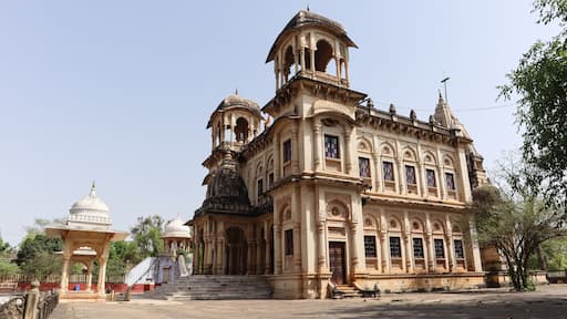 India, Madhya Pradesh, Shivpuri, Beautiful Architecture of Chhatris or Cenotaph of Madhav Rao Scindia and Family. Beautiful Combination of Hindu and Mughal Architecture.