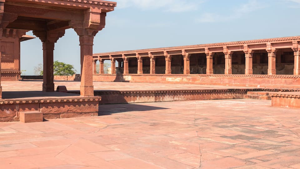 Fatehpur-Diwan-i-Amam promenade