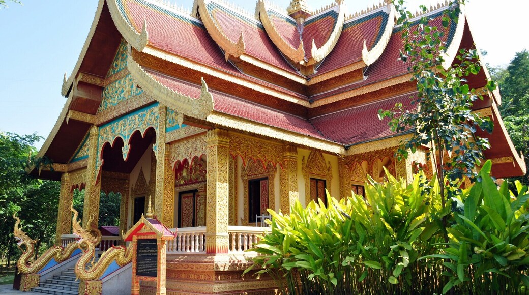 #Xishuangbanna Dai Garden,.
#西双版纳傣族园-千年古寨群落.
https://twitter.com/Beautifulgx