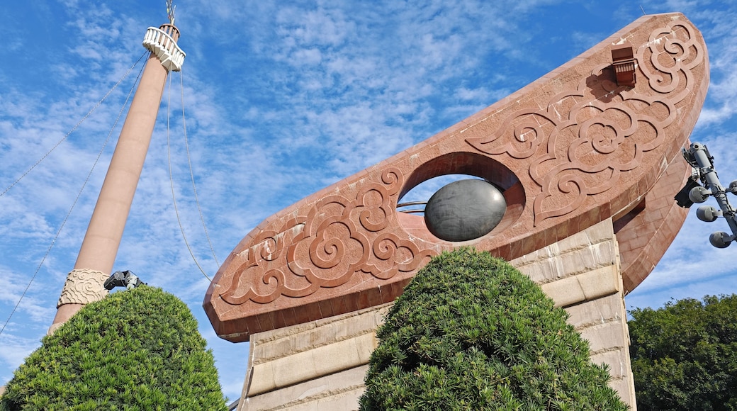 Dragon Boat Head Sculpture, Chenghai Shantou China