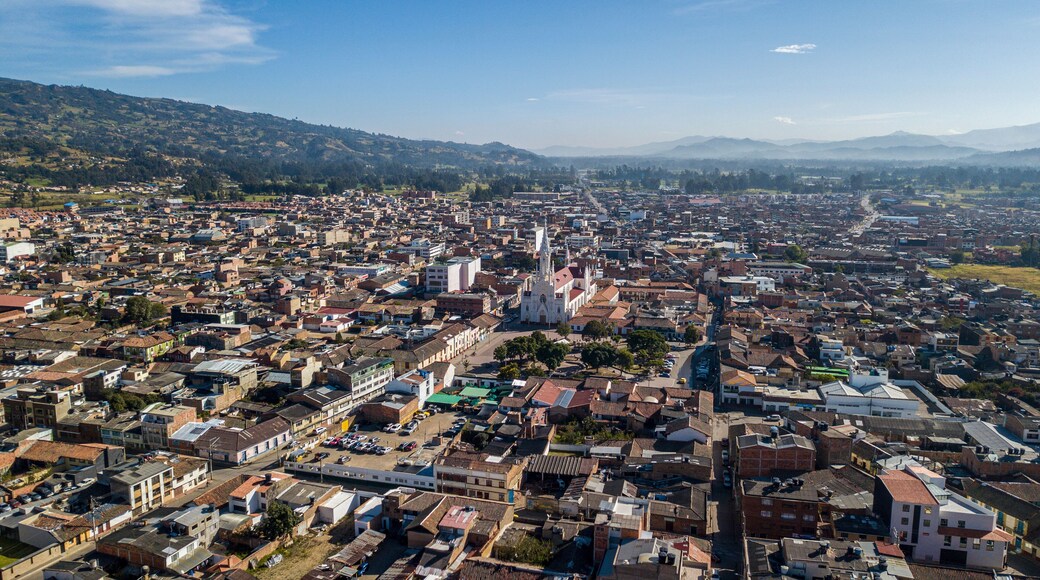 Discovering the Basilica of Santo Cristo de Ubaté from a drone shot