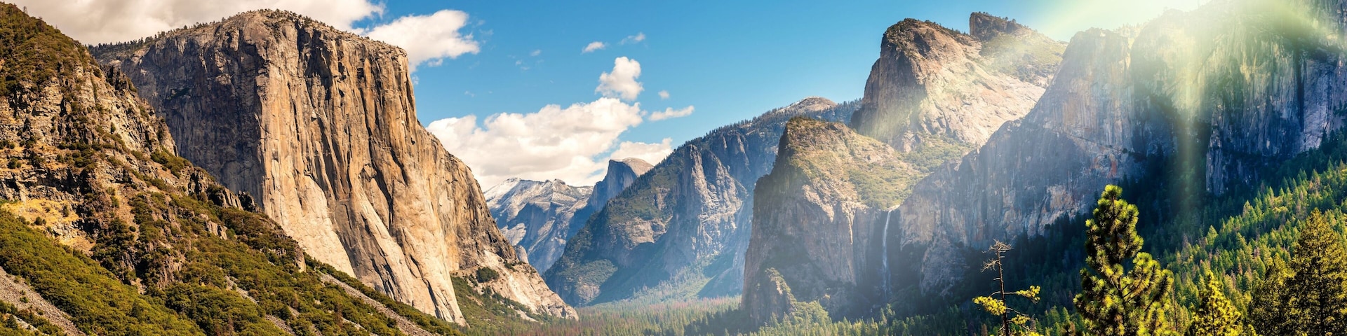 Panorama Yosemite National Park im Gegenlicht