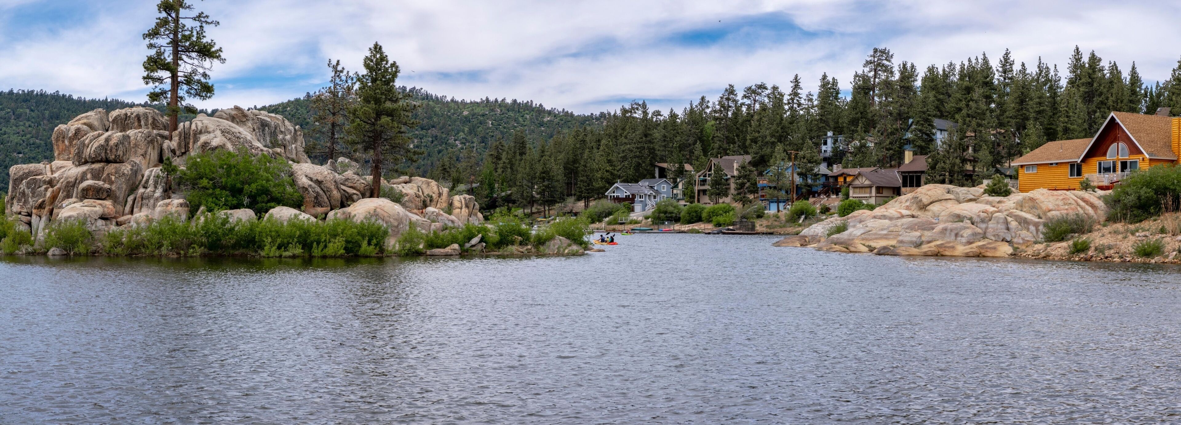 Panoramic 4K Image: Majestic Big Bear Lake in California, USA