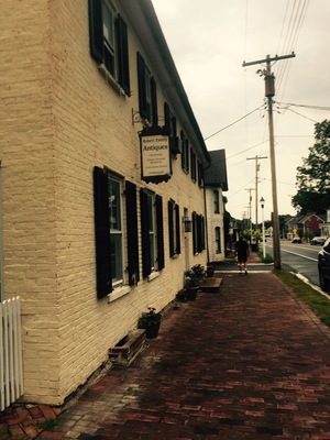 Frederick and Mt. Airy Maryland... Home to some of the cutest little coffee shops, record stores, antique shops, and duck pin bowling. Anytime you go to Maryland be sure to check out the Rock and Roll Graveyard record shop and The Record Exchange in Fredrick, Maryland. 🎼