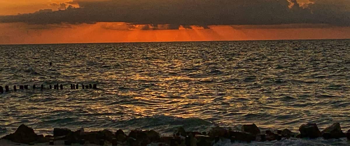 Sunset at Chelem Beach #lifeatexpediagroup #tlotravel #porqueviajares #becausetravellingis