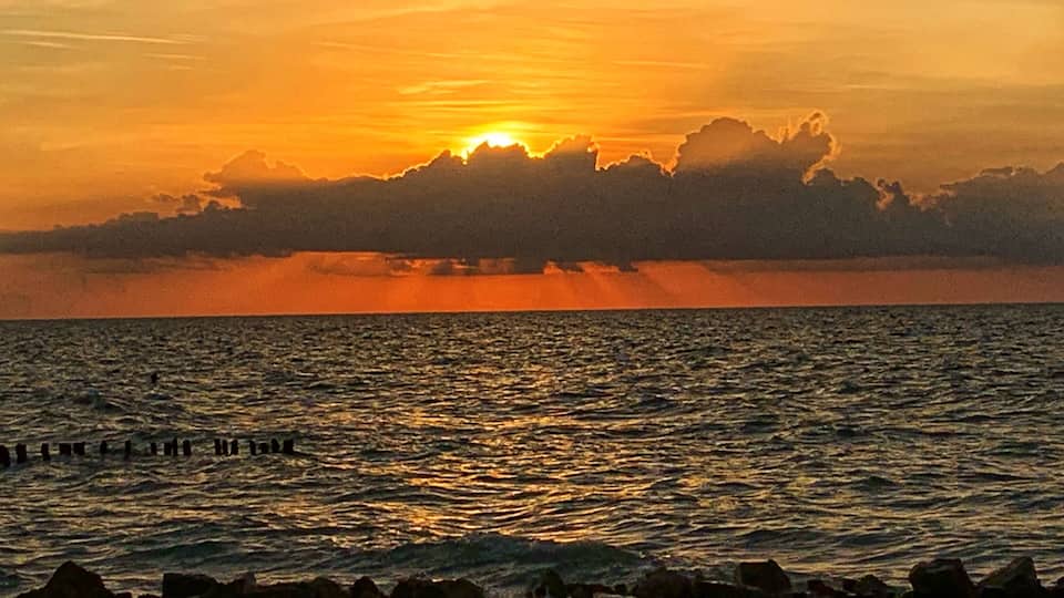 Sunset at Chelem Beach #lifeatexpediagroup #tlotravel #porqueviajares #becausetravellingis