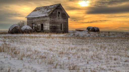 An abandoned farm house outside of Granum, Alberta #ExploreAlberta
Shot with:
Canon 6D
40mm, 1/40, f/18 ISO 50