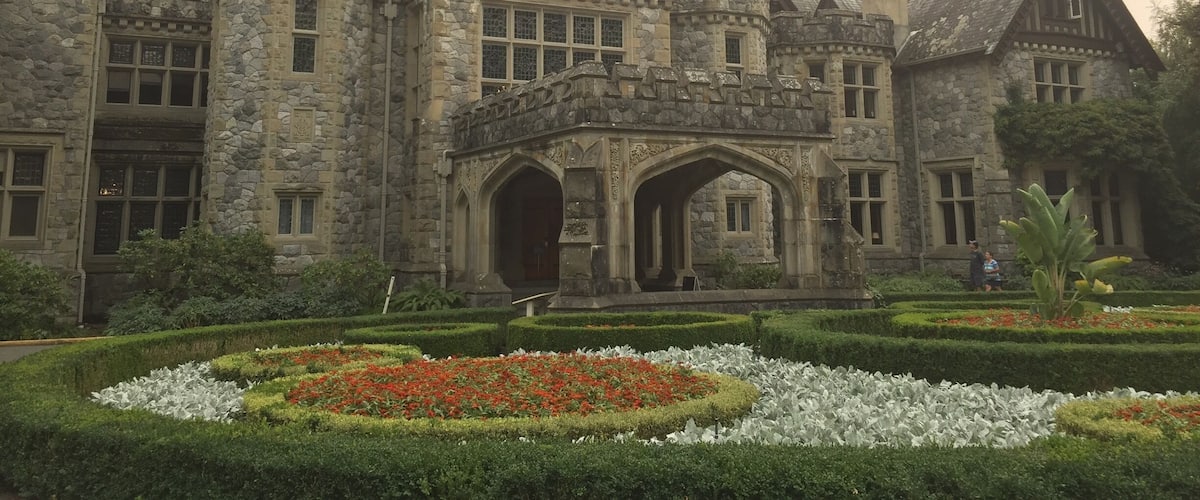 Great castle that was used in the X-Men movies and Smallville.