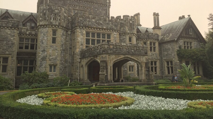 Great castle that was used in the X-Men movies and Smallville.