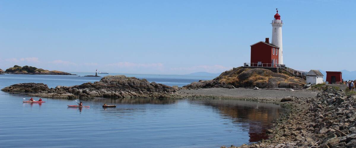 Lights will guide you home :)
First lighthouse on Canada's west coast.
#lighthouse #LifeatExpedia