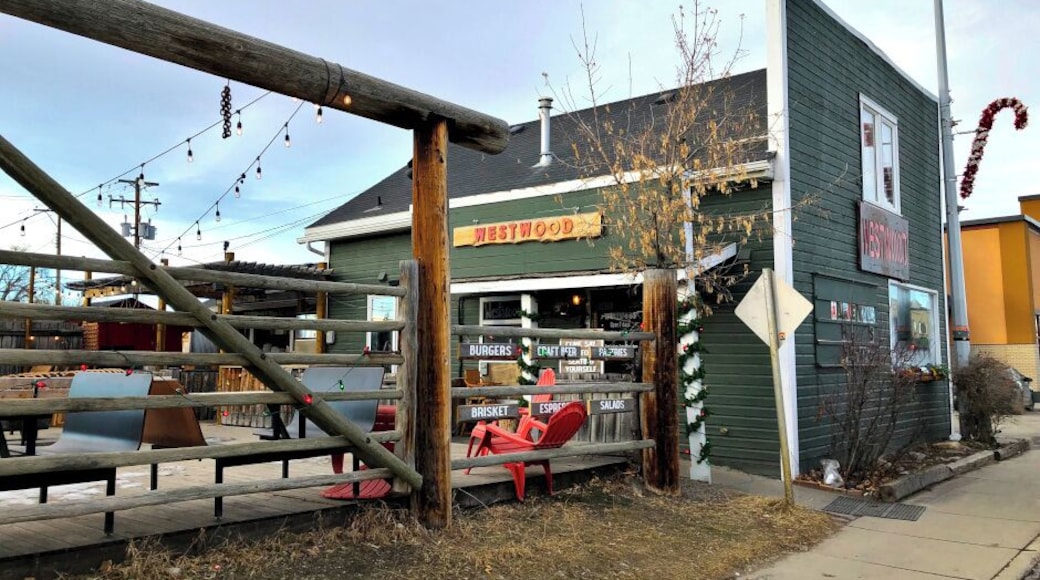 Fabulous French fries! Delicious, classic food with a fusion twist is served at the Westwood. Serving up locally sourced food and beverages, the service is friendly and the staff take great pride in the quality of dishes served. Stop for lunch before you shop the main street of Black Diamond.