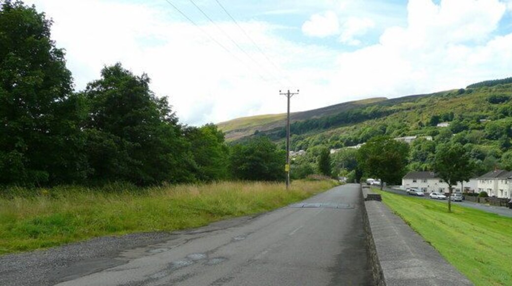 Glan yr Afon, Ystalyfera Looking along the road to Mynydd Allt-y-grug (338m), which overlooks the Swansea Valley.