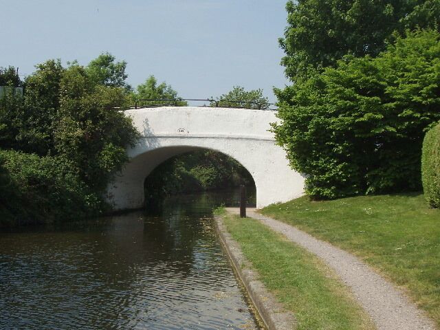 Grand Union Canal bridge 193, Horton Bridge Road