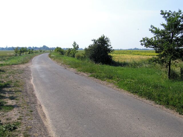 The Western Hemisphere, Frampton Roads, Frampton, Lincs. looking west from the Greenwich Meridian marker towards Frampton village.