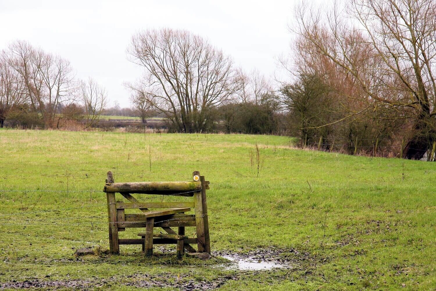 A stile in a field at Ickford