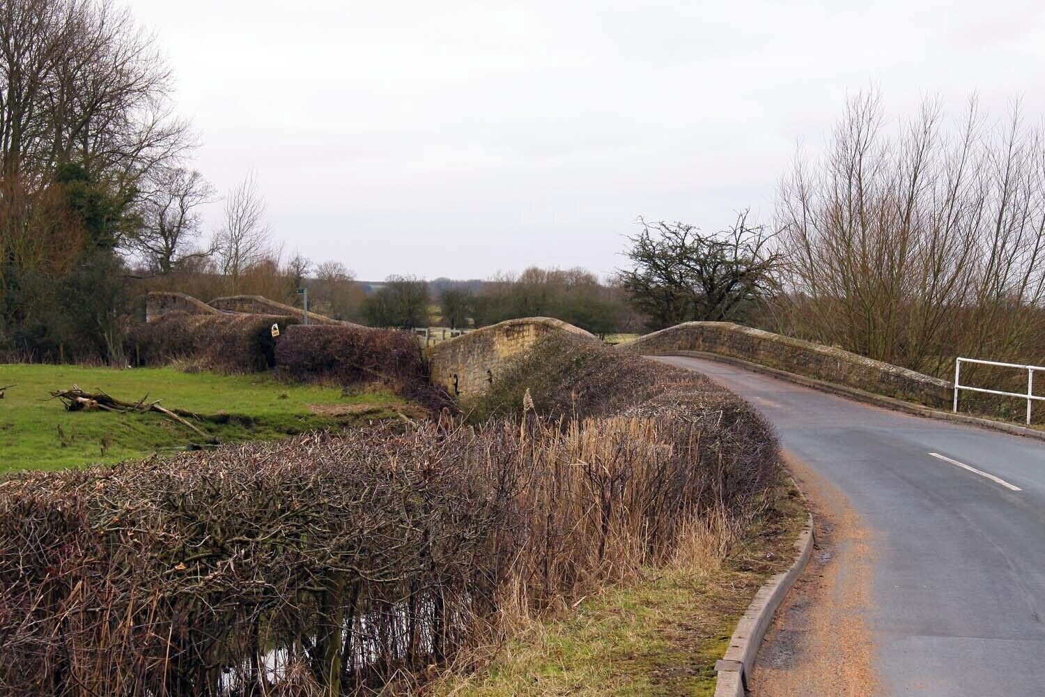 The road to Tiddington over Whirlpool Arch