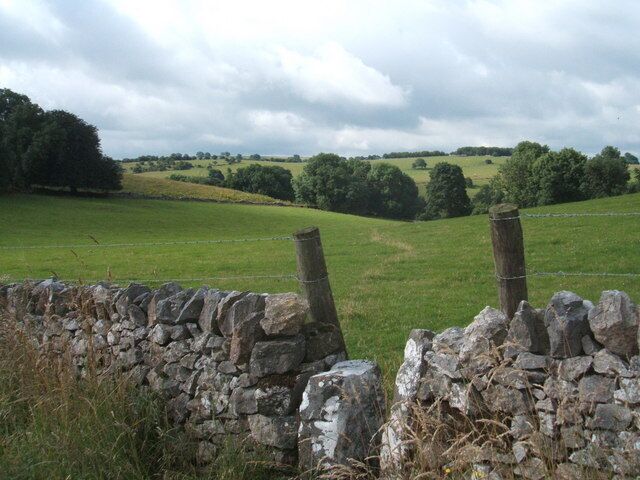 Stile and path off Stunstead Lane