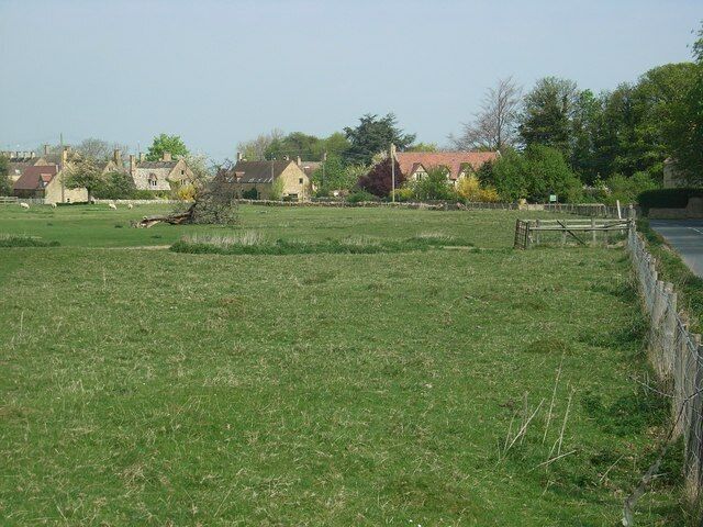 Entering Weston-sub-Edge